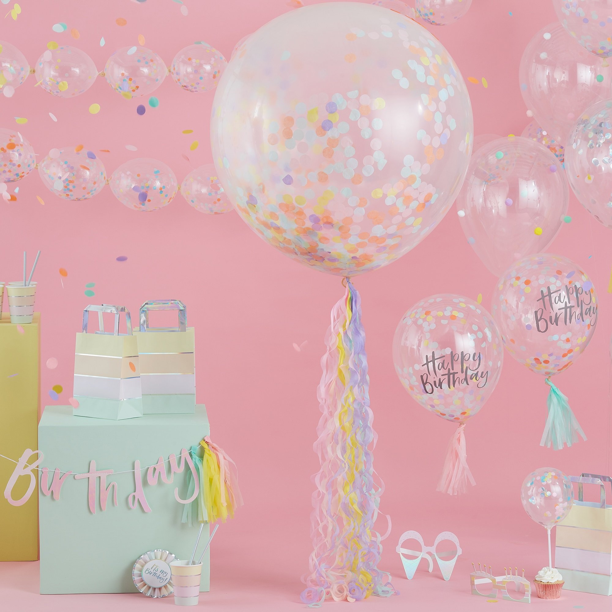 confettis de table coeur rose pastel décoration anniversaire